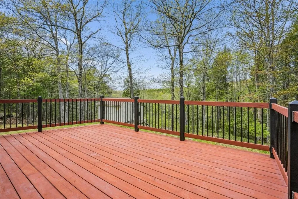 35 Haynes Road Deerfield NH 03037