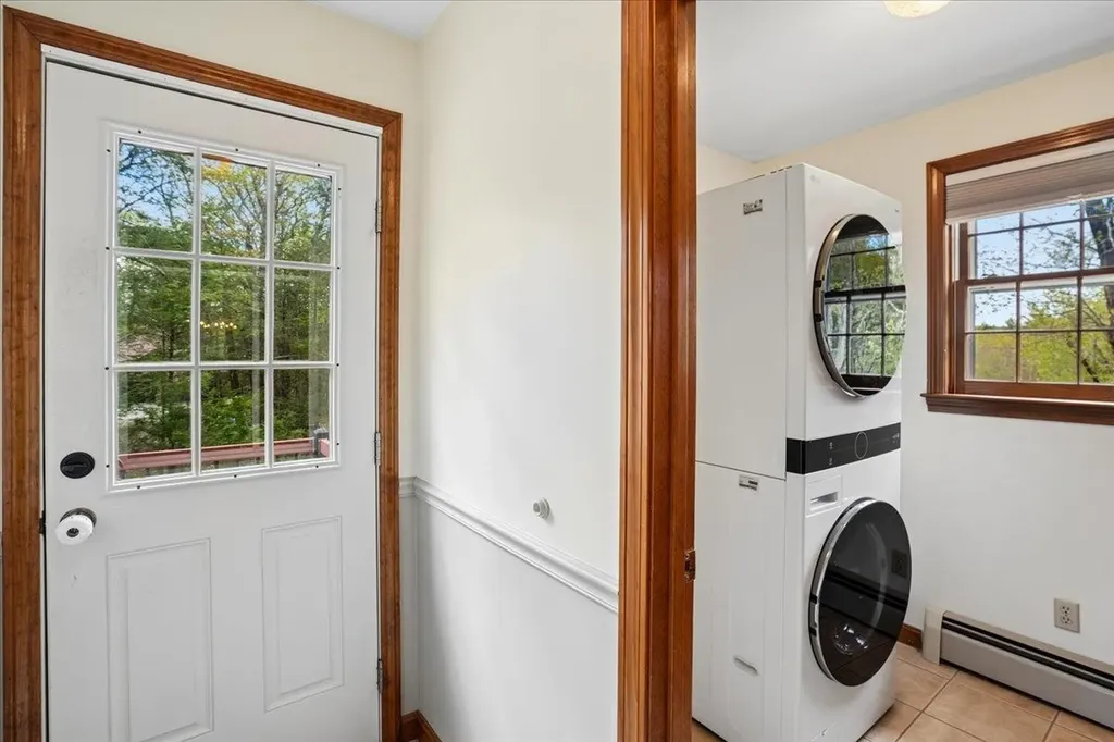 35 Haynes Road Deerfield NH 03037