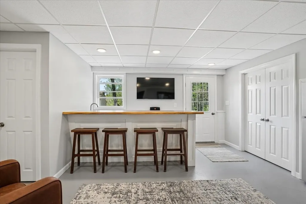 35 Haynes Road Deerfield NH 03037