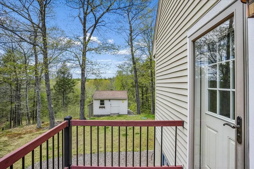 35 Haynes Road Deerfield NH 03037