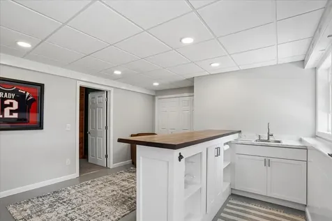 35 Haynes Road Deerfield NH 03037