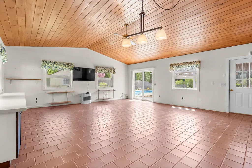 5 Courtland Drive Merrimack NH 03054