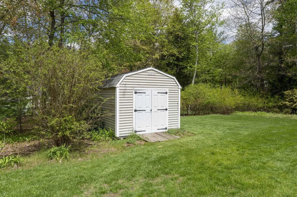 5 Courtland Drive Merrimack NH 03054