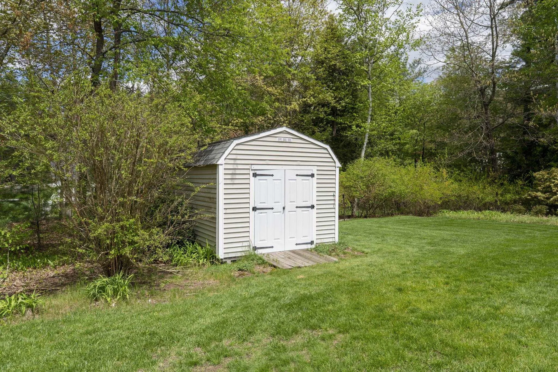 5 Courtland Drive Merrimack NH 03054