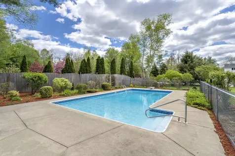 5 Courtland Drive Merrimack NH 03054