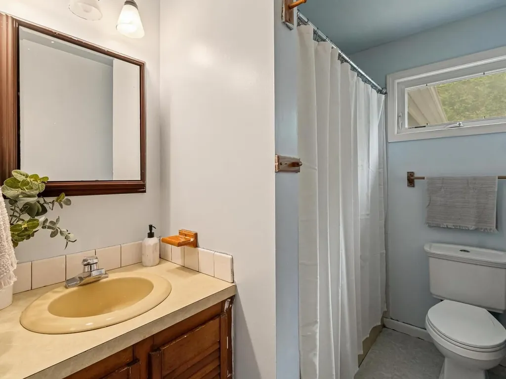 1593 North Road Hinesburg VT 05461
