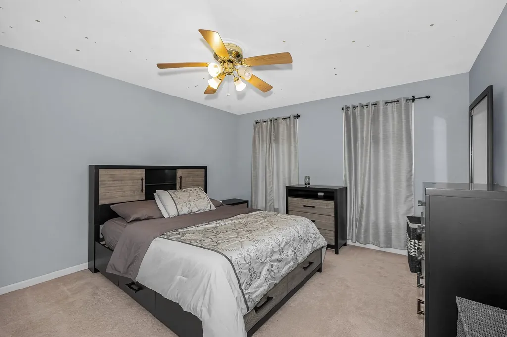 14 Cheshire Court Londonderry NH 03053
