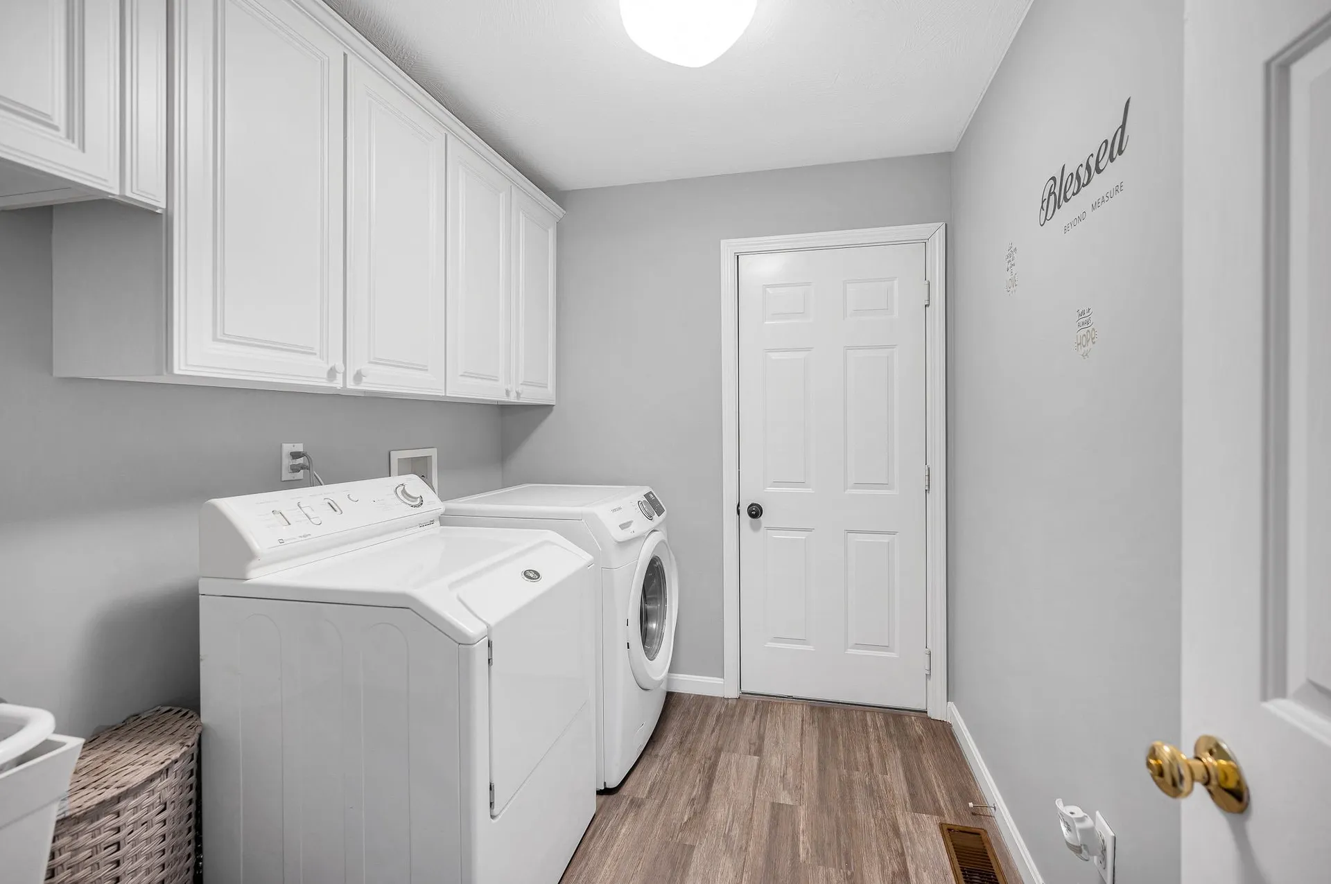 14 Cheshire Court Londonderry NH 03053