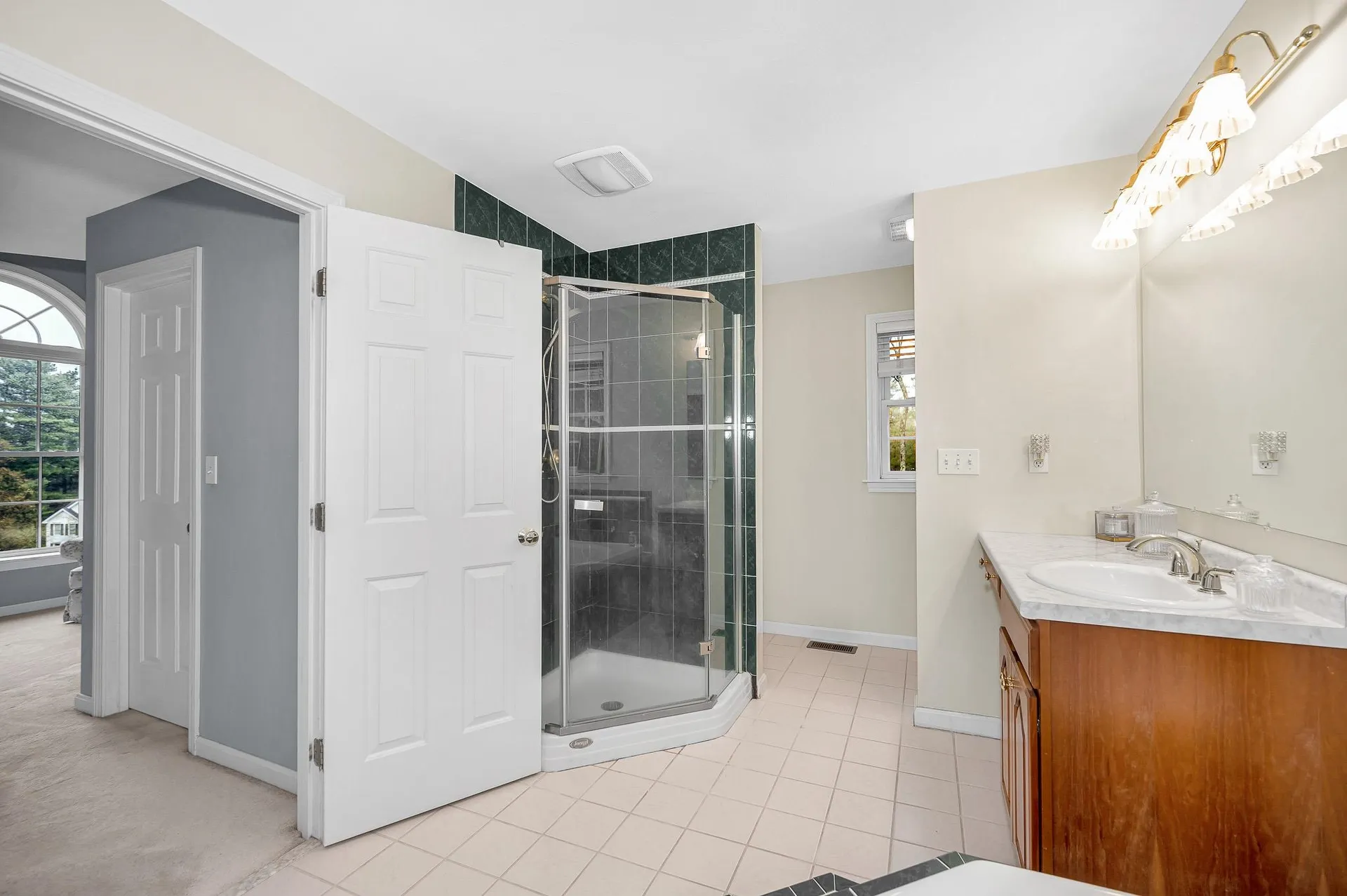 14 Cheshire Court Londonderry NH 03053