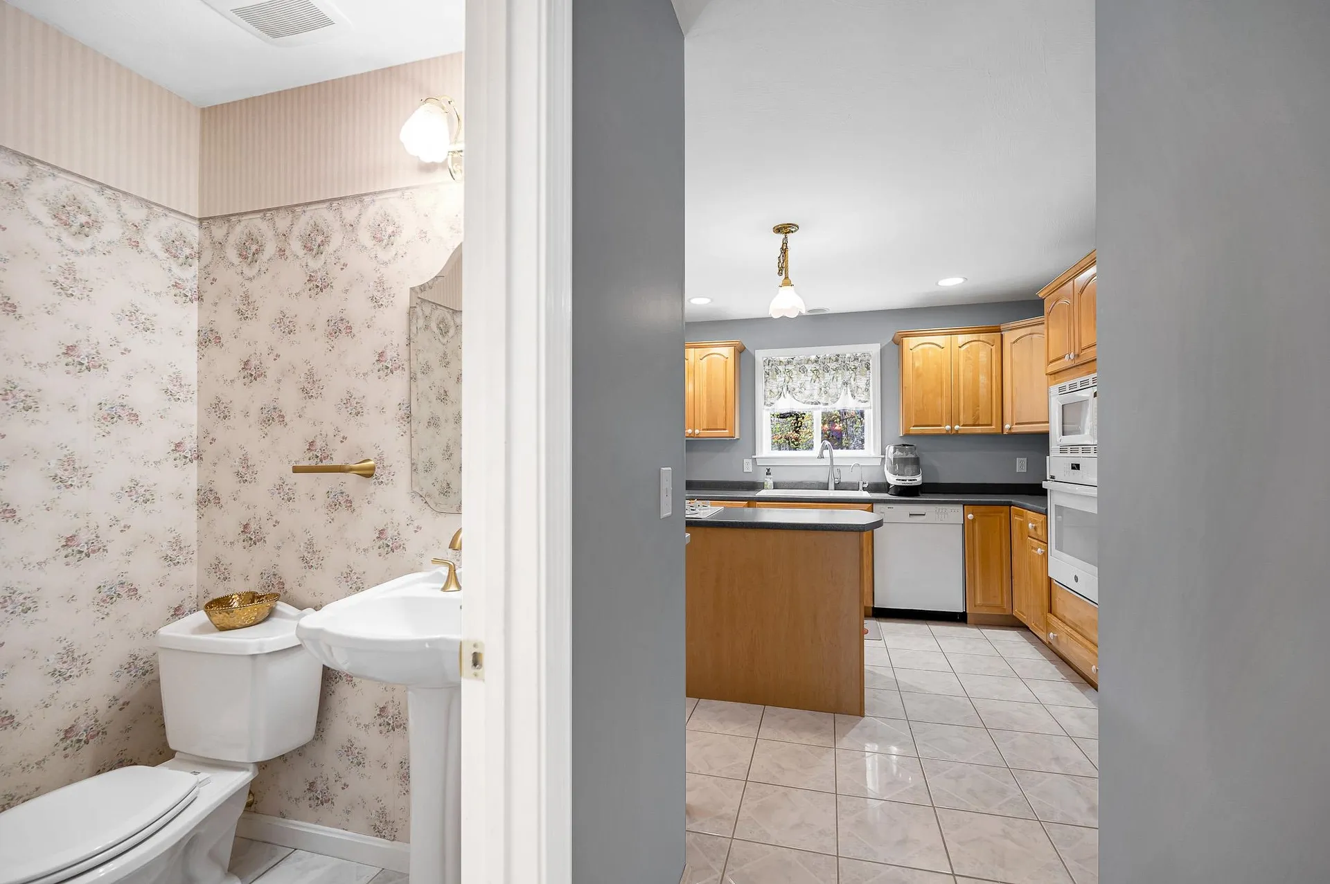 14 Cheshire Court Londonderry NH 03053