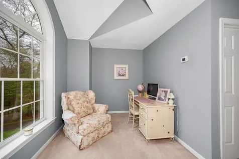 14 Cheshire Court Londonderry NH 03053