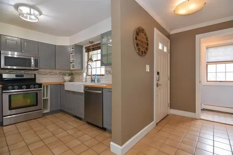 3 Wade Farm Road Newmarket NH 03857