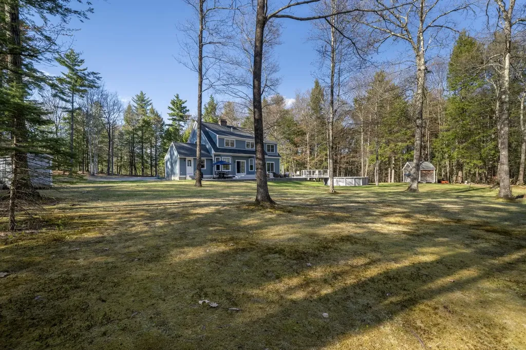 103 Flanders Memorial Road Weare NH 03281