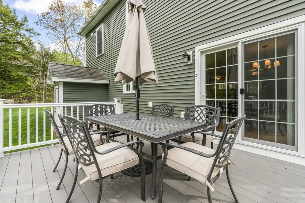90 Village Place Drive Barrington NH 03825