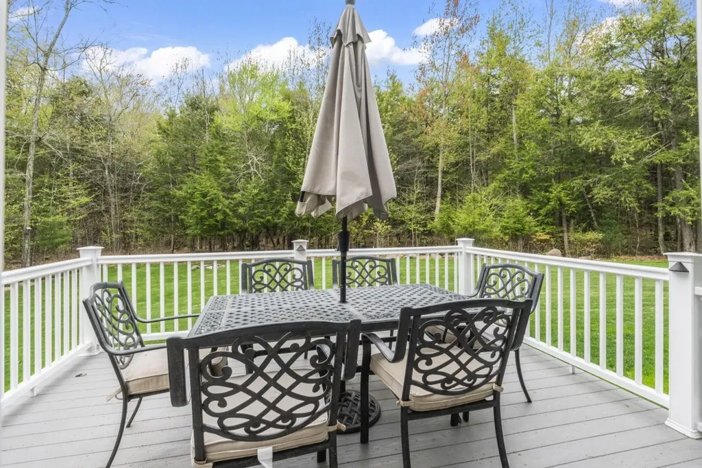 90 Village Place Drive Barrington NH 03825