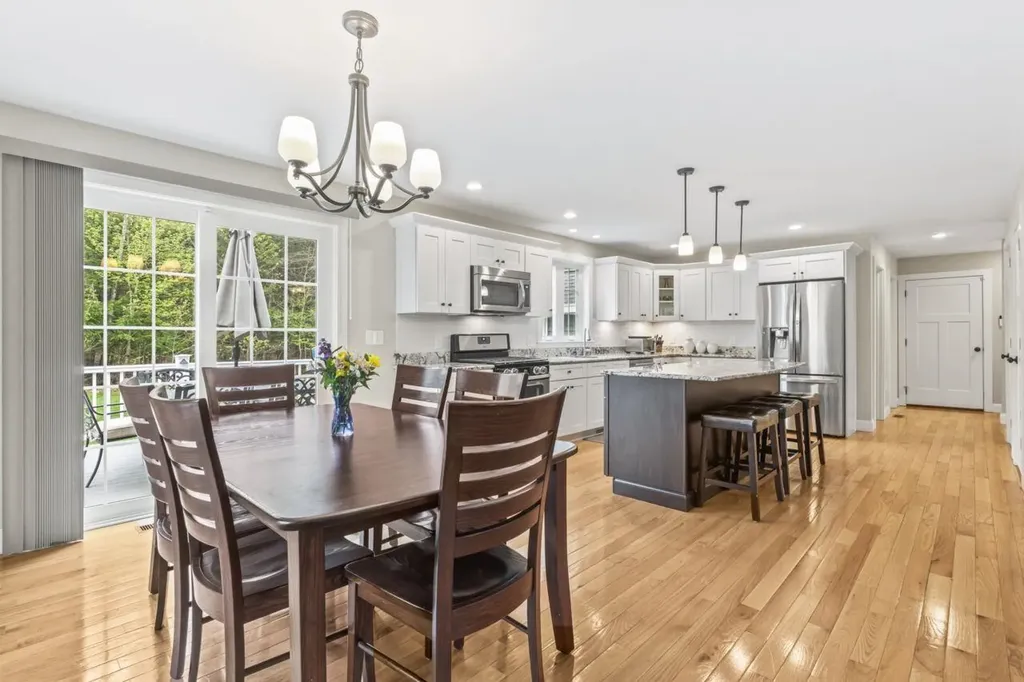 90 Village Place Drive Barrington NH 03825