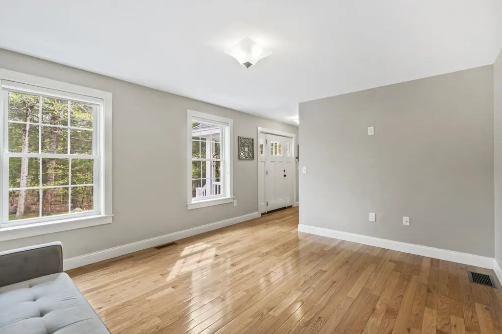 90 Village Place Drive Barrington NH 03825