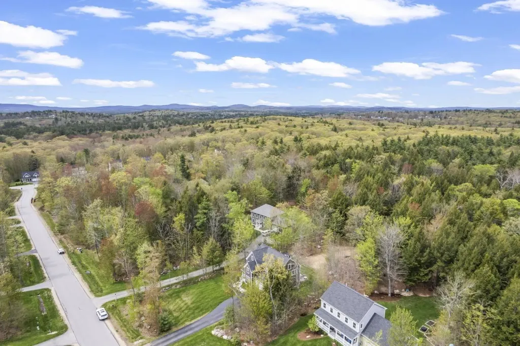 90 Village Place Drive Barrington NH 03825