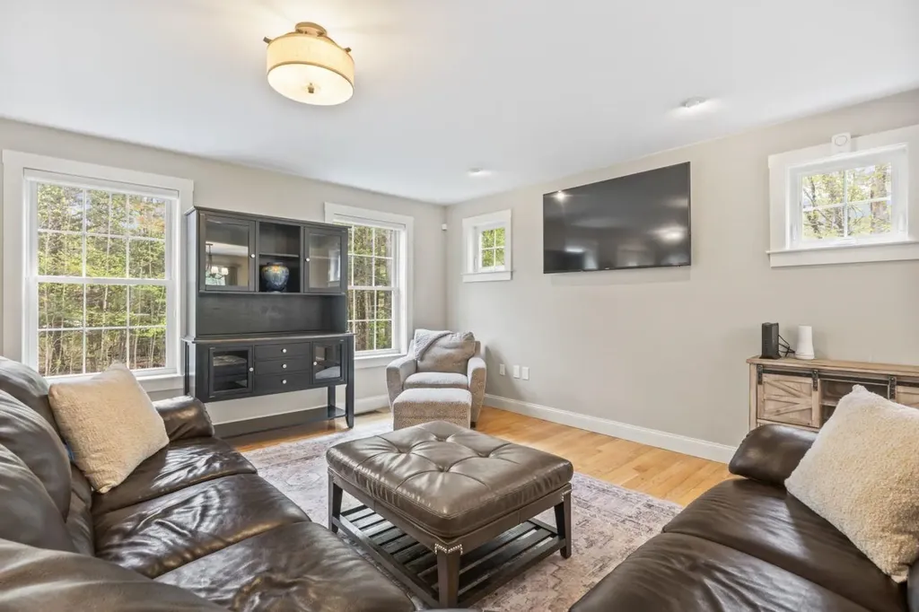 90 Village Place Drive Barrington NH 03825