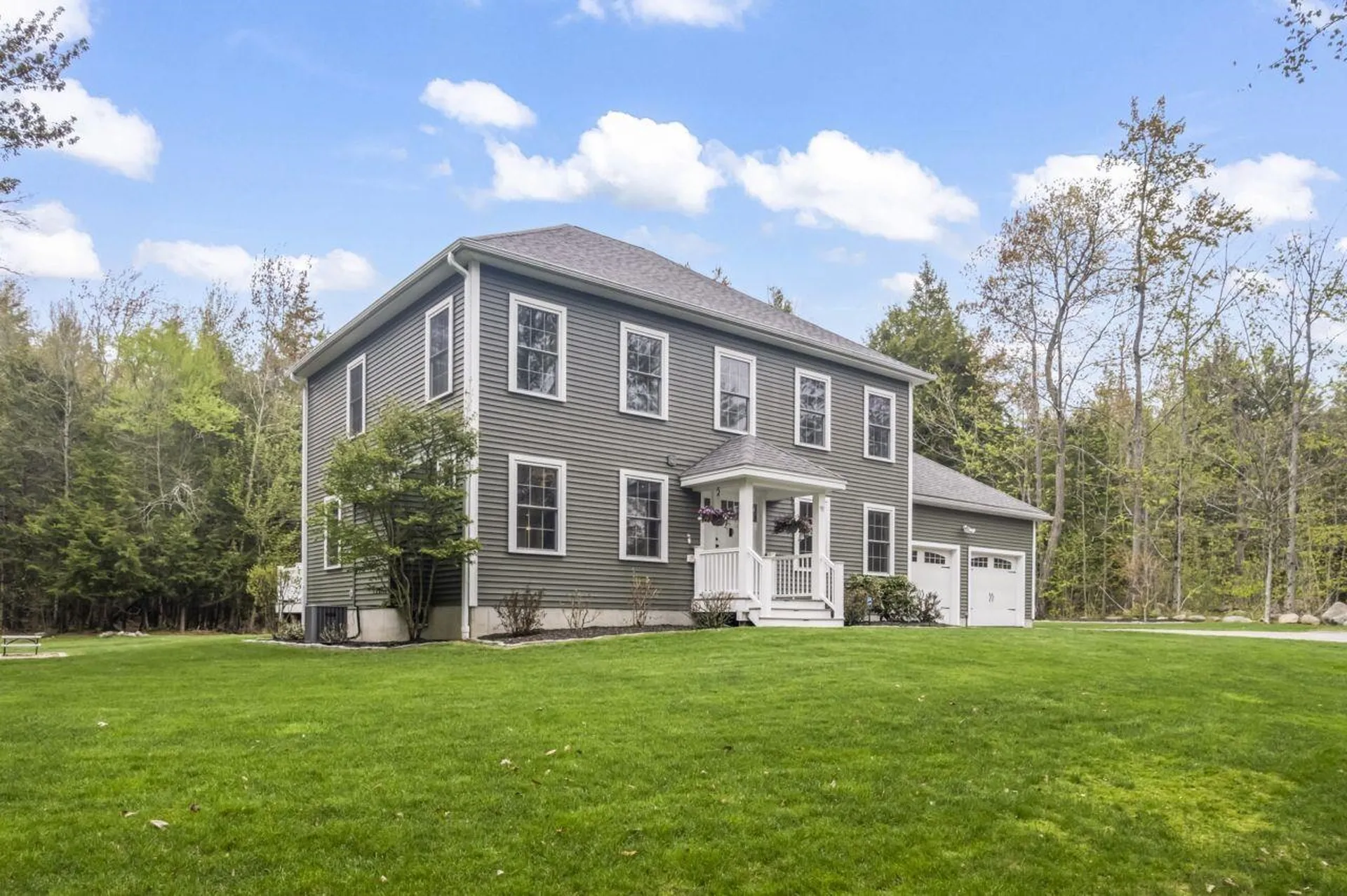 90 Village Place Drive Barrington NH 03825