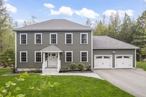 90 Village Place Drive Barrington NH 03825