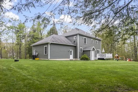 90 Village Place Drive Barrington NH 03825
