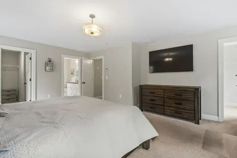 90 Village Place Drive Barrington NH 03825