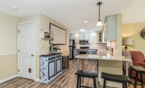 5 Ruth Street Portsmouth NH 03801