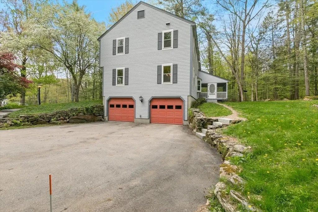18 Winterberry Drive Amherst NH 03031