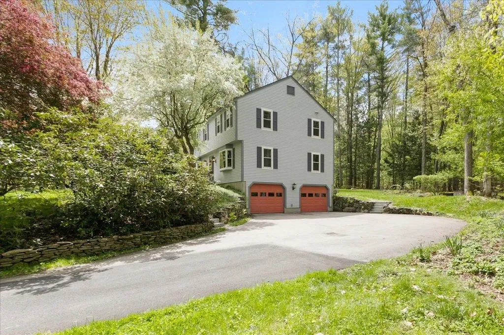 18 Winterberry Drive Amherst NH 03031