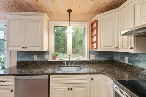 18 Winterberry Drive Amherst NH 03031