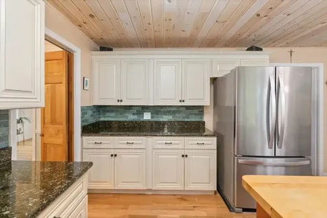 18 Winterberry Drive Amherst NH 03031