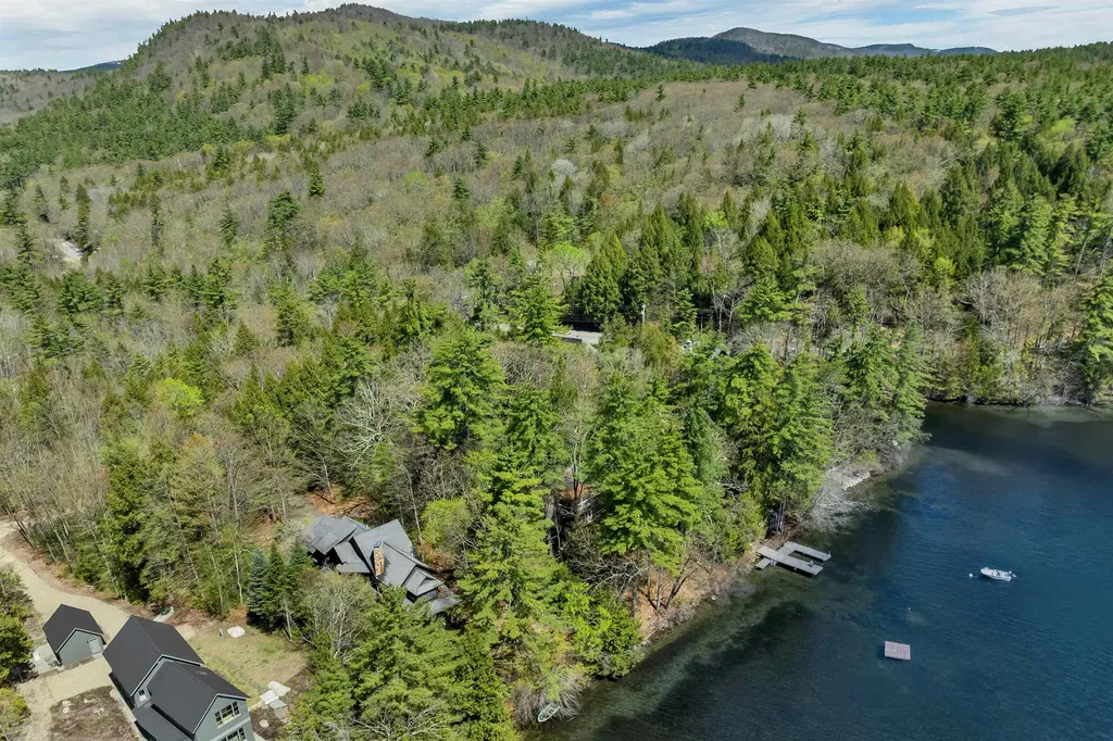 43 Howard Road Holderness NH 03245