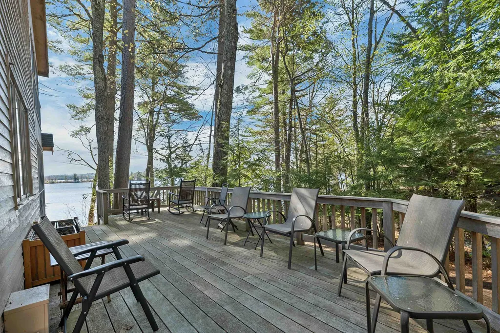 43 Howard Road Holderness NH 03245
