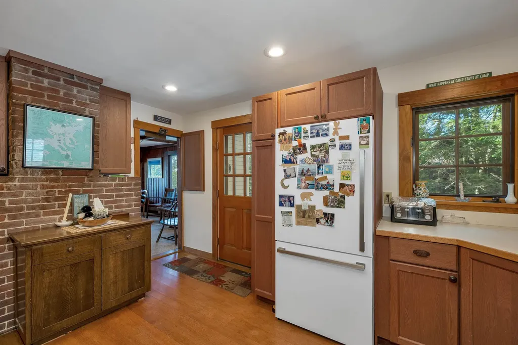 43 Howard Road Holderness NH 03245