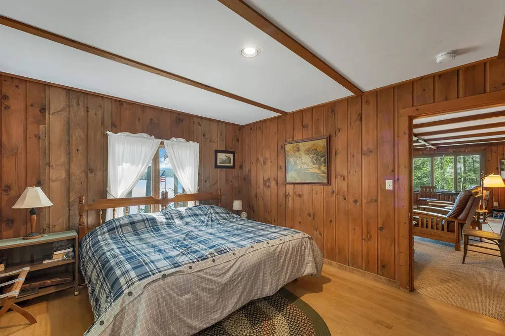 43 Howard Road Holderness NH 03245