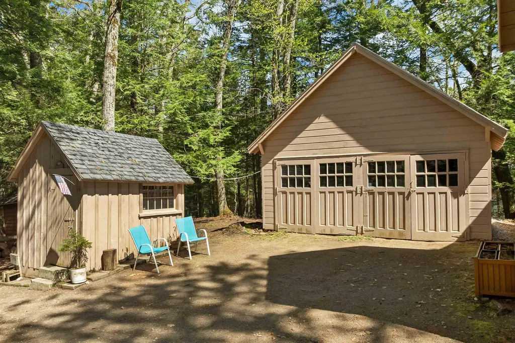 43 Howard Road Holderness NH 03245