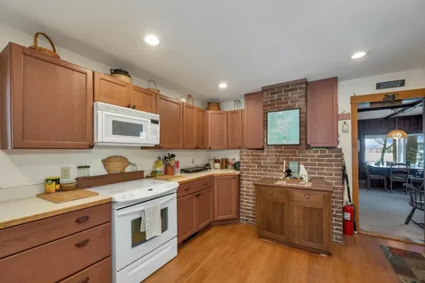 43 Howard Road Holderness NH 03245
