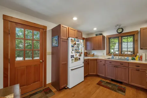 43 Howard Road Holderness NH 03245