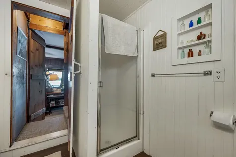 43 Howard Road Holderness NH 03245