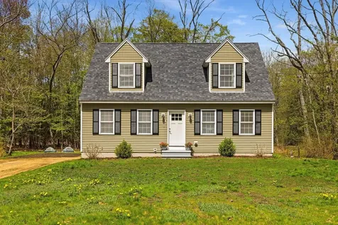 109 Langford Road Raymond NH 03077