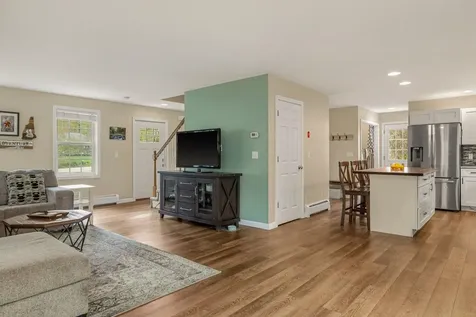 109 Langford Road Raymond NH 03077
