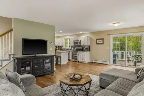 109 Langford Road Raymond NH 03077