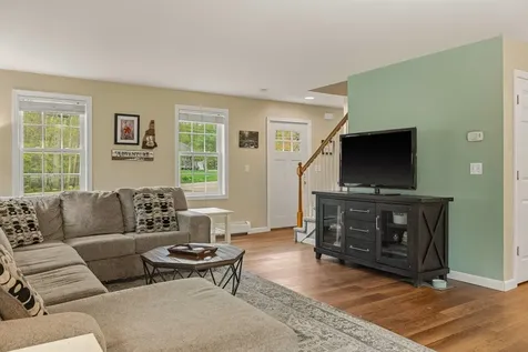 109 Langford Road Raymond NH 03077