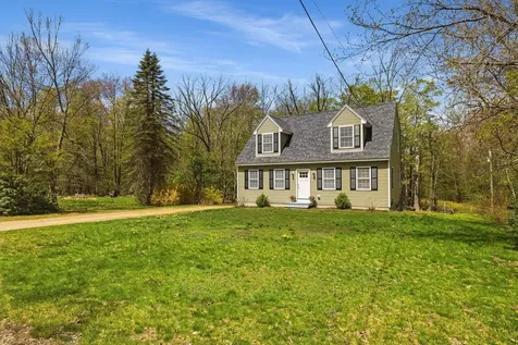 109 Langford Road Raymond NH 03077