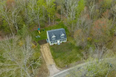 109 Langford Road Raymond NH 03077