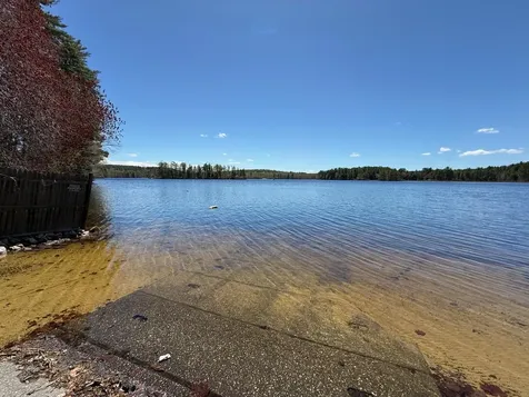 109 Langford Road Raymond NH 03077