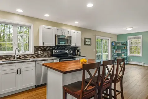 109 Langford Road Raymond NH 03077
