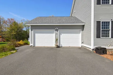 45 Windsewpt Road Manchester NH 03109