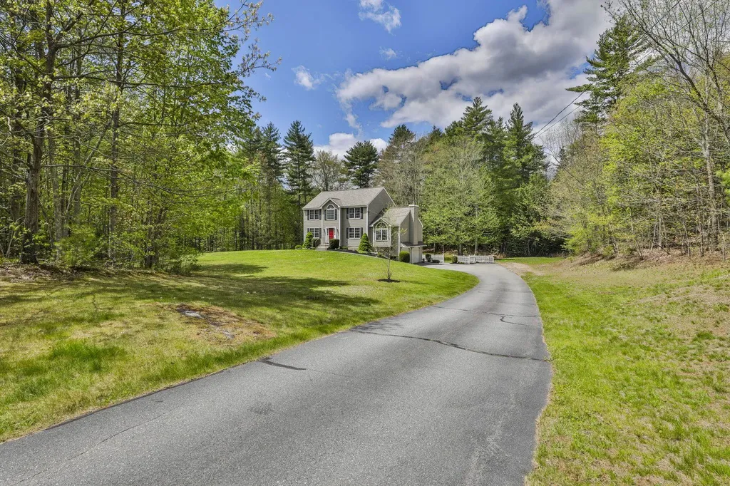 713 Raymond Road Chester NH 03036